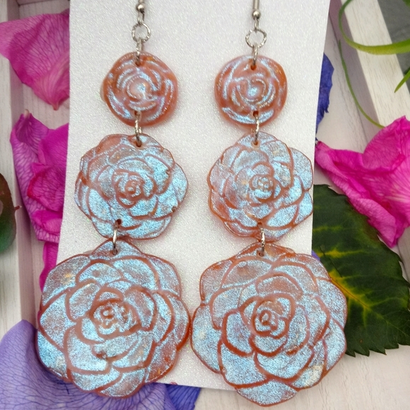 Color shifting rose dangle earrings - Picture 8 of 10